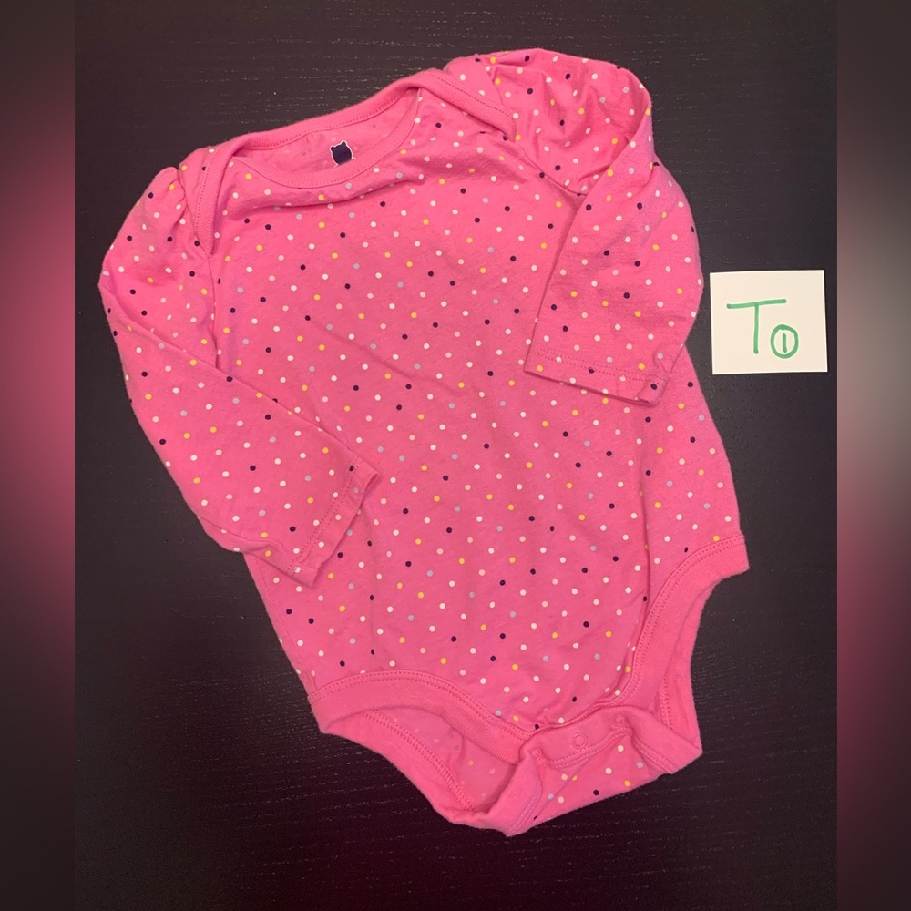 🧸 2/$8.00⭐️ GAP 6-12m Polka Dotted Onesie